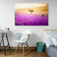 Schilderij - Eenzame Boom in een Lavendel Veld, Premium Print