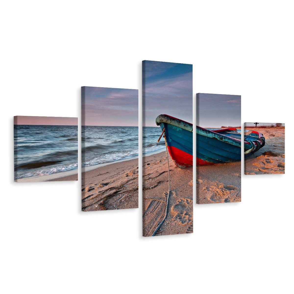 Schilderij - Gekleurde Boot op het Strand, Premium Print