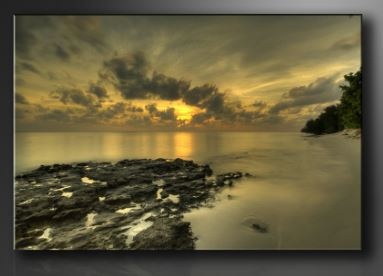 Schilderij met Frame - Stranden zonsondergang achter wolken, 120x80cm, 1 Luik Schilderij met Frame - Stranden zonsondergang achter wolken, 120x80cm, 1 Luik