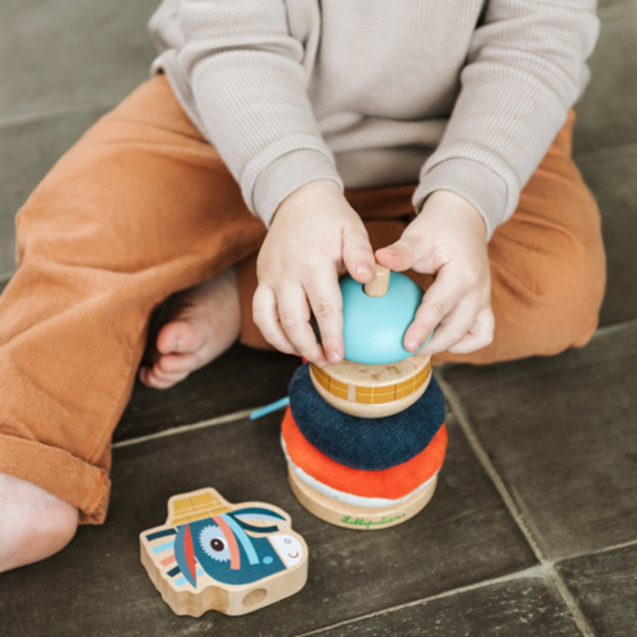 Lilliputiens Houten en stoffen stapelpiramide - Ignace