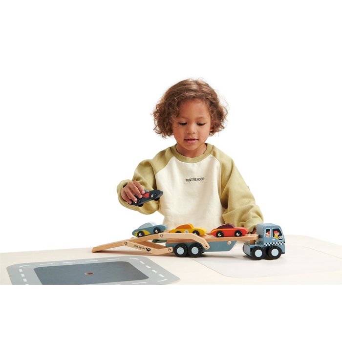 Tender Leaf Toys Houten speelgoed - auto transporter met 4 raceauto's
