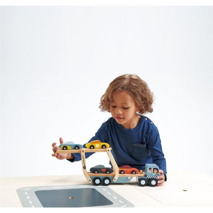 Tender Leaf Houten speelgoed - auto transporter met 4 raceauto's
