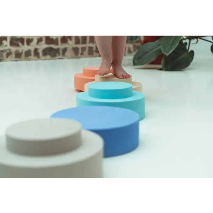 MOES Play 5  stapelstenen/stoel - regenboog