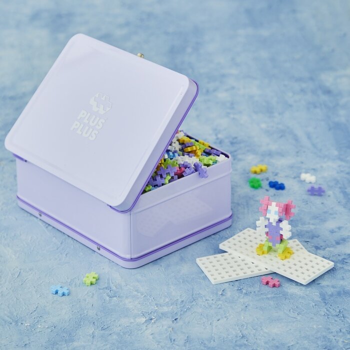 Plus-Plus Reiskoffer, pastel, 600 stuks + 2 grondplaten
