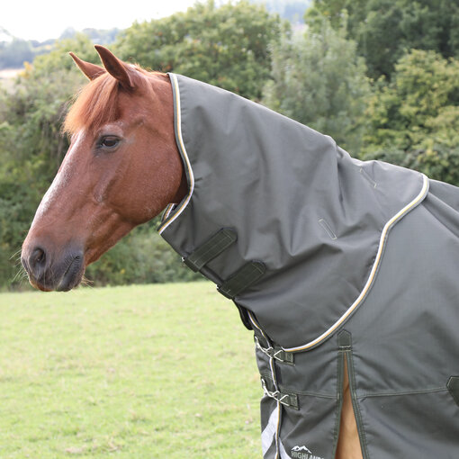 Shires Highlander Plus 50 gram  turnout-los halsstuk 1200D