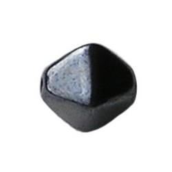 Glaskraal. 12x12mm. Piramide. Hematiet kleurig