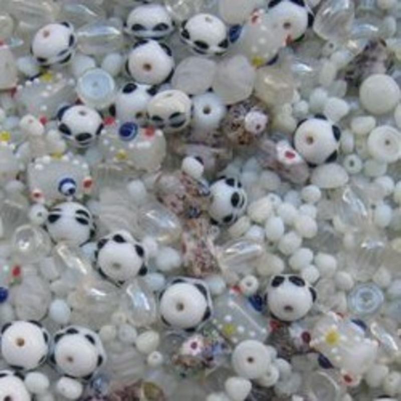 Glaskralenmix. White Fantasy. (mooie kwaliteit ook in 250 gram). 50 gram.