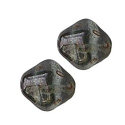 Glaskraal. 8mm. Pyramide. Groen Gemeleerd.