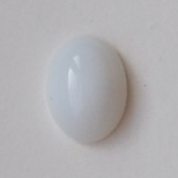 Cabochon Ovaal. 13x18mm. Wit Opaal glas.