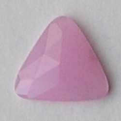 Cabochon. 25x25mm. Roze Opal. Glas. Driehoek.