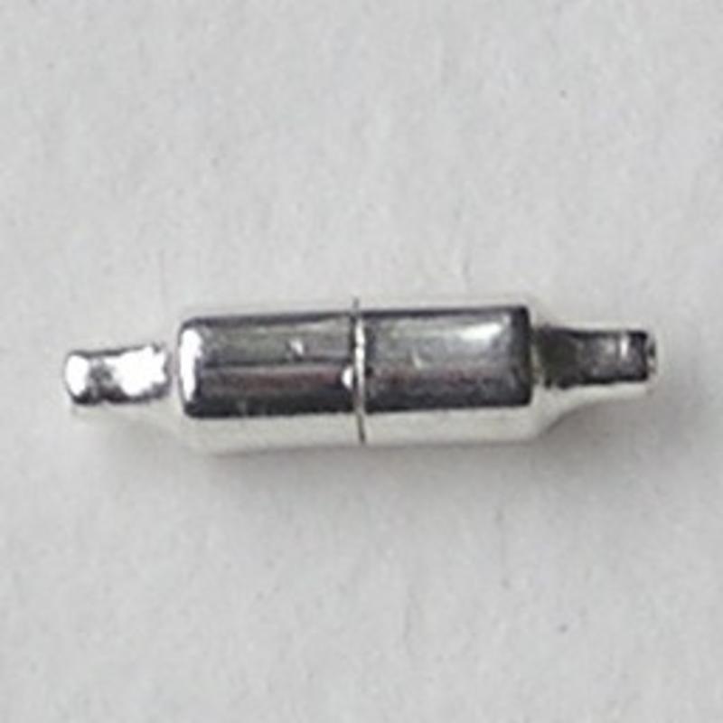 Magneetsluiting voor 1mm gecoat staaldraad. Silverplated. Niet geschikt voor mensen met een pacemaker