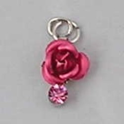 Metalen Roosje aan hanger met Strass. 7x10mm. Fuchsia