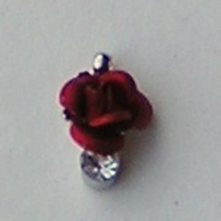 Metalen Roosje aan hanger met Strass  7x10mm. Rood