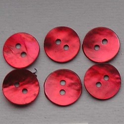 Parelmoer Knoopje. 13mm. 2 gaats. Rood. 15 stuks voor