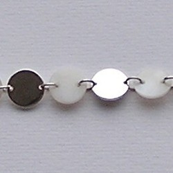 Ketting. Parelmoer. 10mm.Rond/Plat. met Silverplated Knoopjes. Per 50cm.