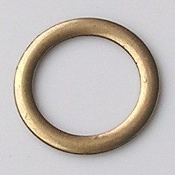 Oudgoud kleurige plat/gladde ring. 40mm.