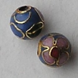 Cloisonnekraal Traditioneel. Blauw met roze bloemen. 6mm.