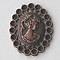 Groot ornament met Camee motief. 35x45mm. Rood koperkleurig. Voor 19 x 4mm puntsteen.
