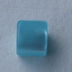 Polariskraal Vierkant. Shiny 8x8mm. Lightblue.