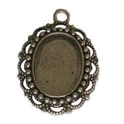 Metalen Hanger 28x32mm. Voor cabochon 13x18mm. Oud zkl.