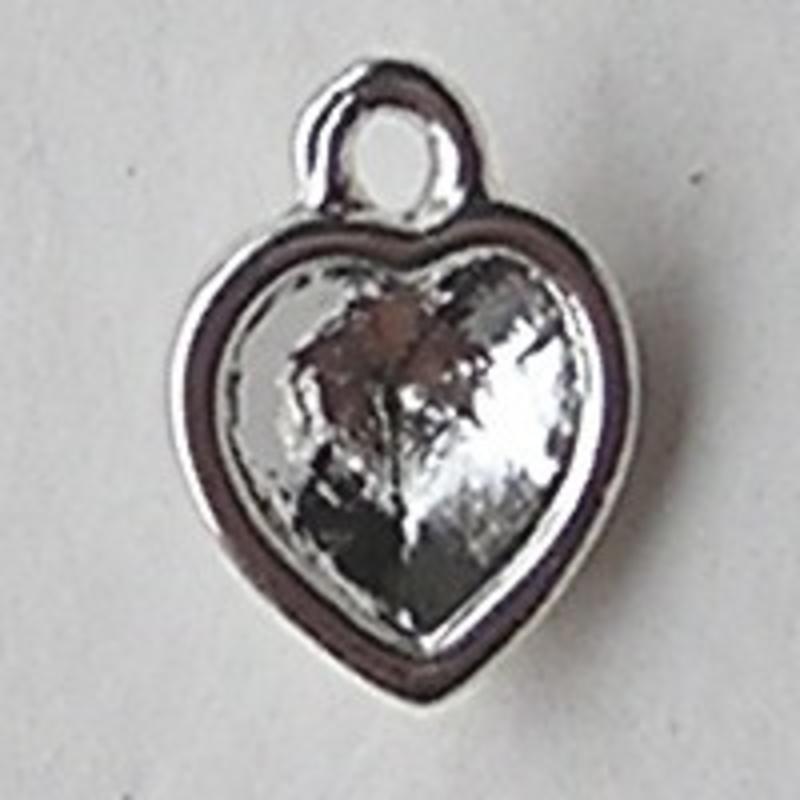 Bedeltje voor Swarovski hartje 6mm. Silverplated. 8x11mm.