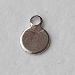 Hangertje plat voor plaksteentje ca. 4mm. Zilverkleurig.