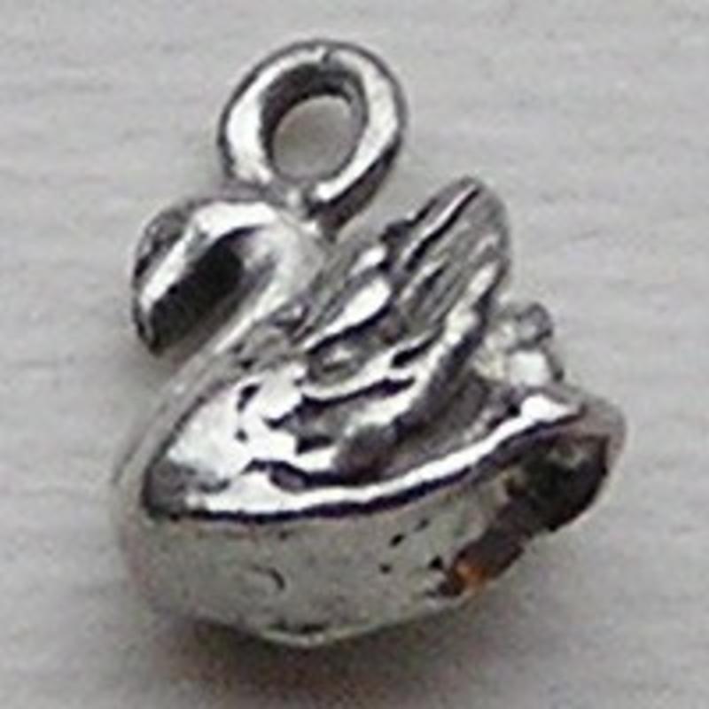Bedel Zwaan. 10x13mm. Oudzilverkleurig.