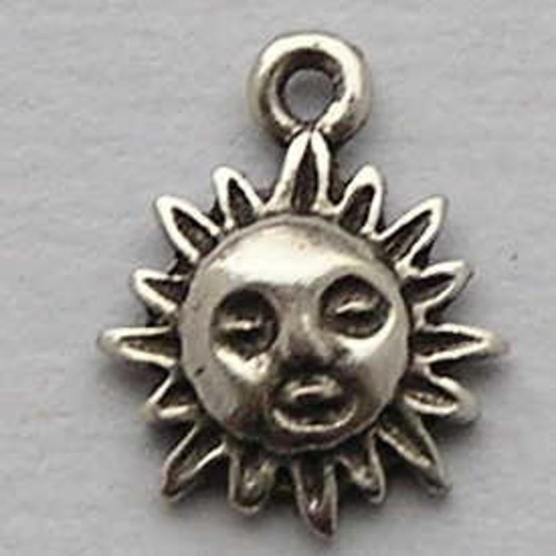Bedel Zonnetje. 11x15mm. Oudzilverkleurig.