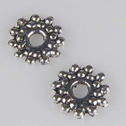 Metalen bewerkte spacer. 9mm. Zilverkleurig