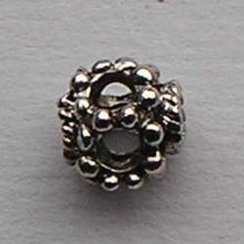 Opengewerkte Metalen Kraal. 8mm. Oudzilverkleurig.