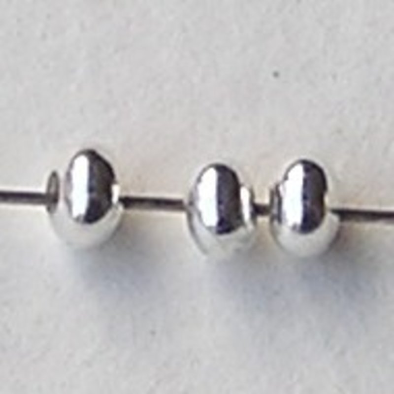Metalen kraaltje. Rondelle. 2x3mm. Silverplated.