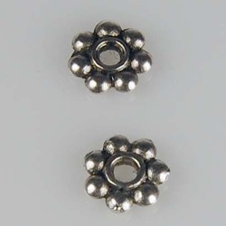 Metalen bewerkte spacer. 5mm. Zilverkleurig