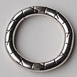 Grote Ring. 40mm. Zilverkleurig .Metallook