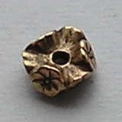 Tussenring. 10mm. met bloemen. Oud Goud. (Metal Look)