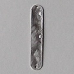 Tussenstuk Hamerslag. 2 gaats. Goed om te buigen. Matzilverkleurig. Hoogwaardige kwaliteit