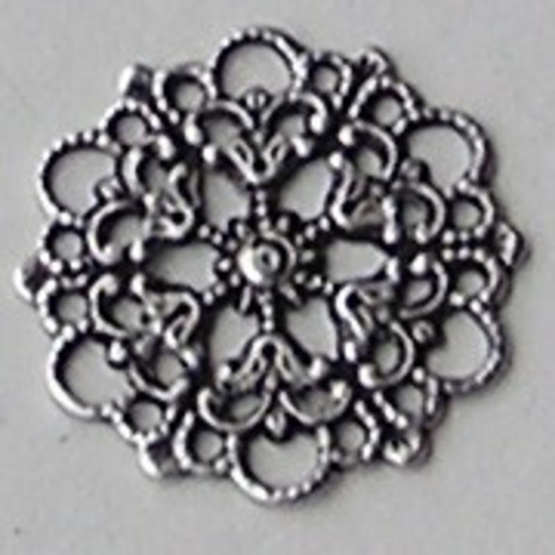 Filligrain Ornamentje. Brass. 20mm. Mat Lichtzilverkleurig Hoogwaardige kwaliteit