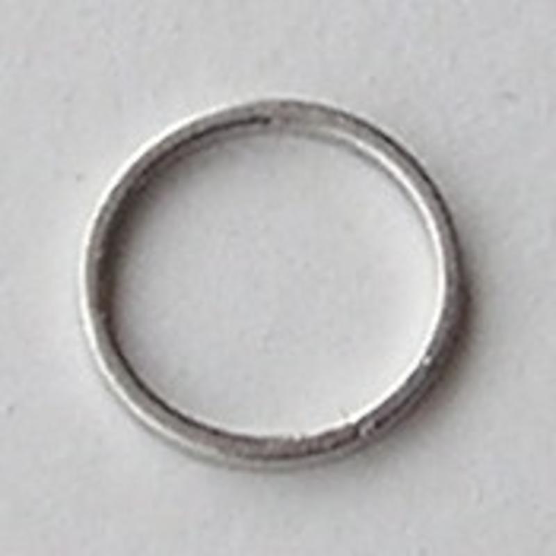 Zilverkleurige Brass gladde dichte ring. 12mm.
