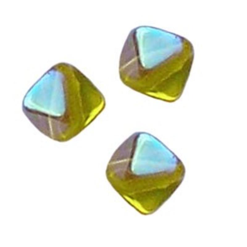 Glass bead. 6mm. Pyramide.Geel AB