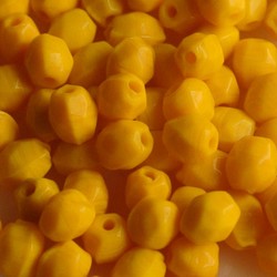 Glaskraaltje angular 4x3mm oval. Yellow. 100 pieces for.