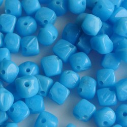 Glaskraaltje angular 5x5mm. Aqua. 100 pieces for.
