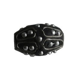 Kashmiribead 13x22mm. Black with silver big hole.