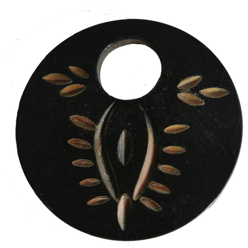 50mm round pendant made of horn.