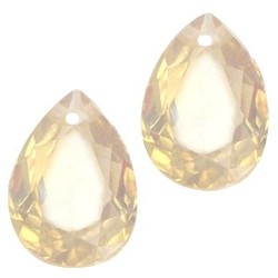 Facetgelepen Teardrop-Anhänger 10x14mm Lt Topaz Opal