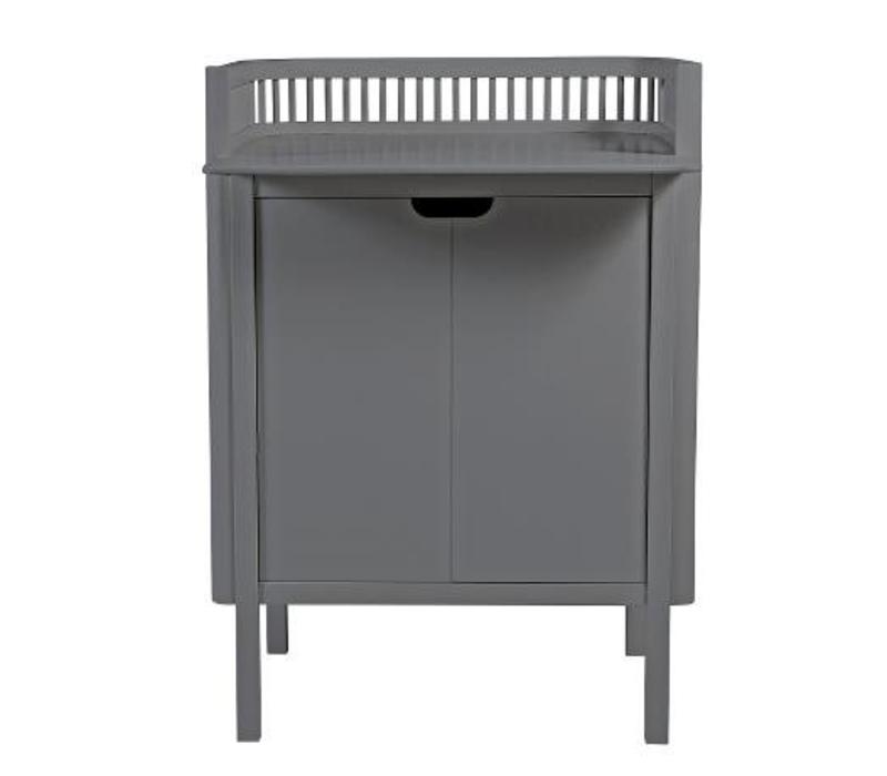 changing table in store