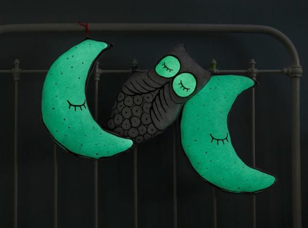 Le Petit M Le Petit M Pillow Star Glow In The Dark Pillow