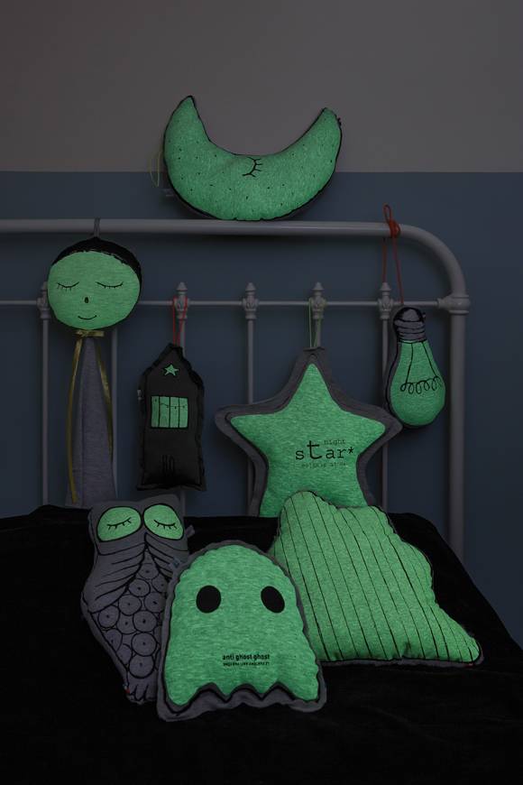 Le Petit M Le Petit M Pillow Star Glow In The Dark Pillow