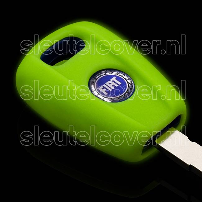 Autosleutel Hoesje geschikt voor Fiat - SleutelCover - Silicone Autosleutel Cover - Sleutelhoesje Glow in the dark / Lichtgevend