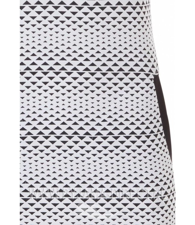 sleeveless (house) nightdress 'little geometrical triangle lines'