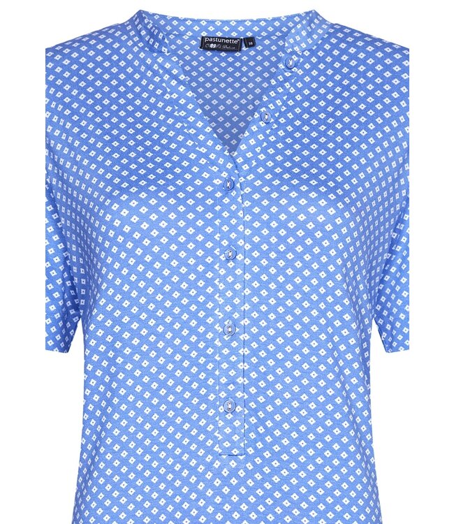 luxe, blauwe damespyjama met korte mouwen, knoopjes en capri broek 'little white flower'