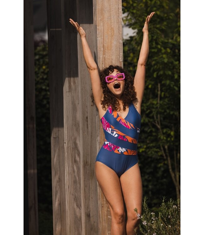 lavendelblauw badpak met soft cups 'coral beach twist'